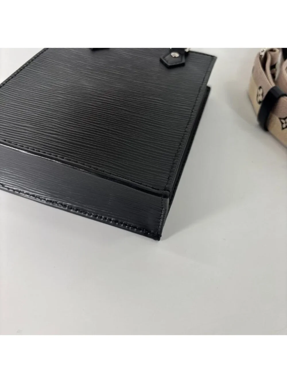 Louis Vuitton Epi Petite Sac Plat Shoulder